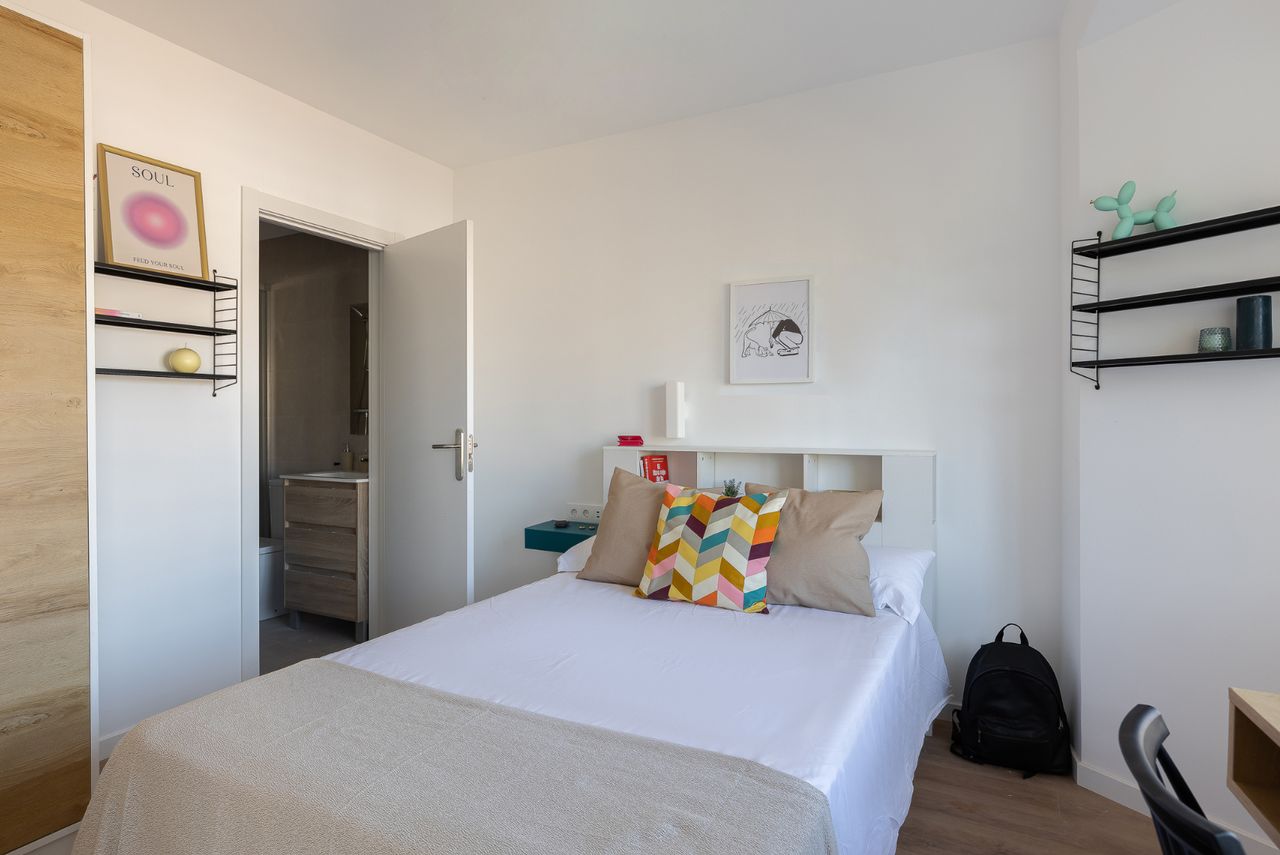 Avenida Madrid 110 Individual superior con baño privado 1