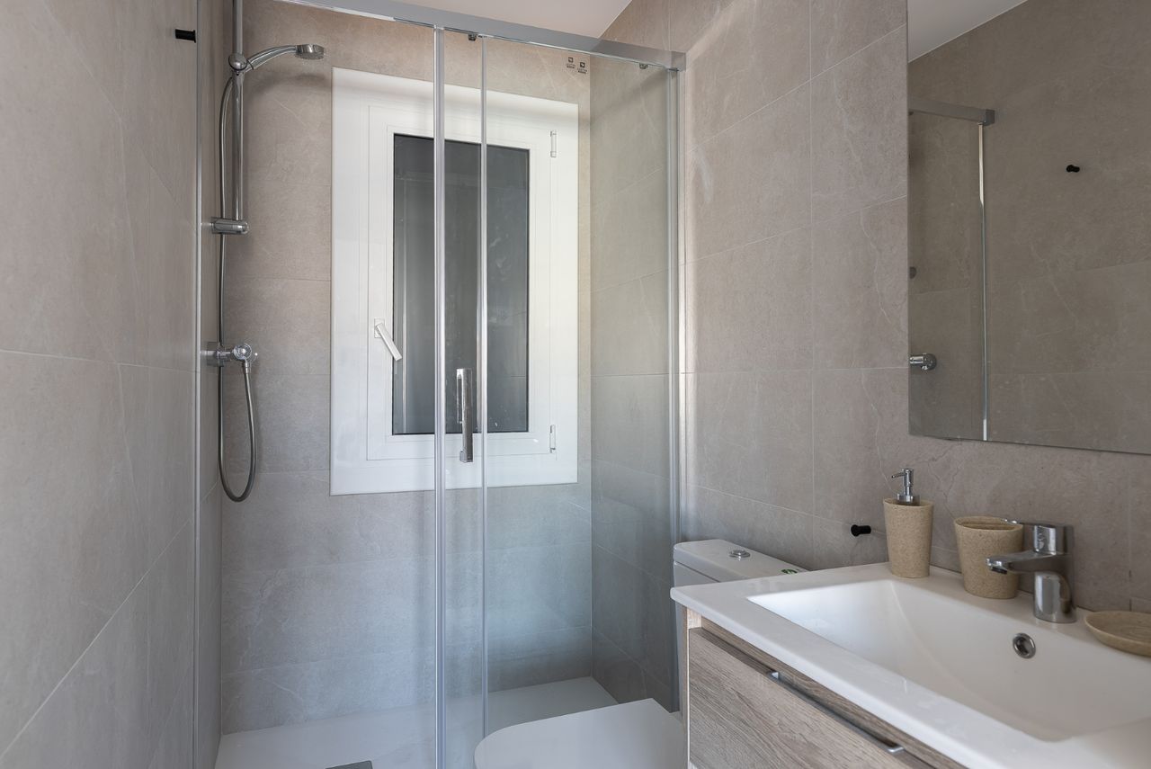 Avenida Madrid 110 Individual superior con baño privado 6