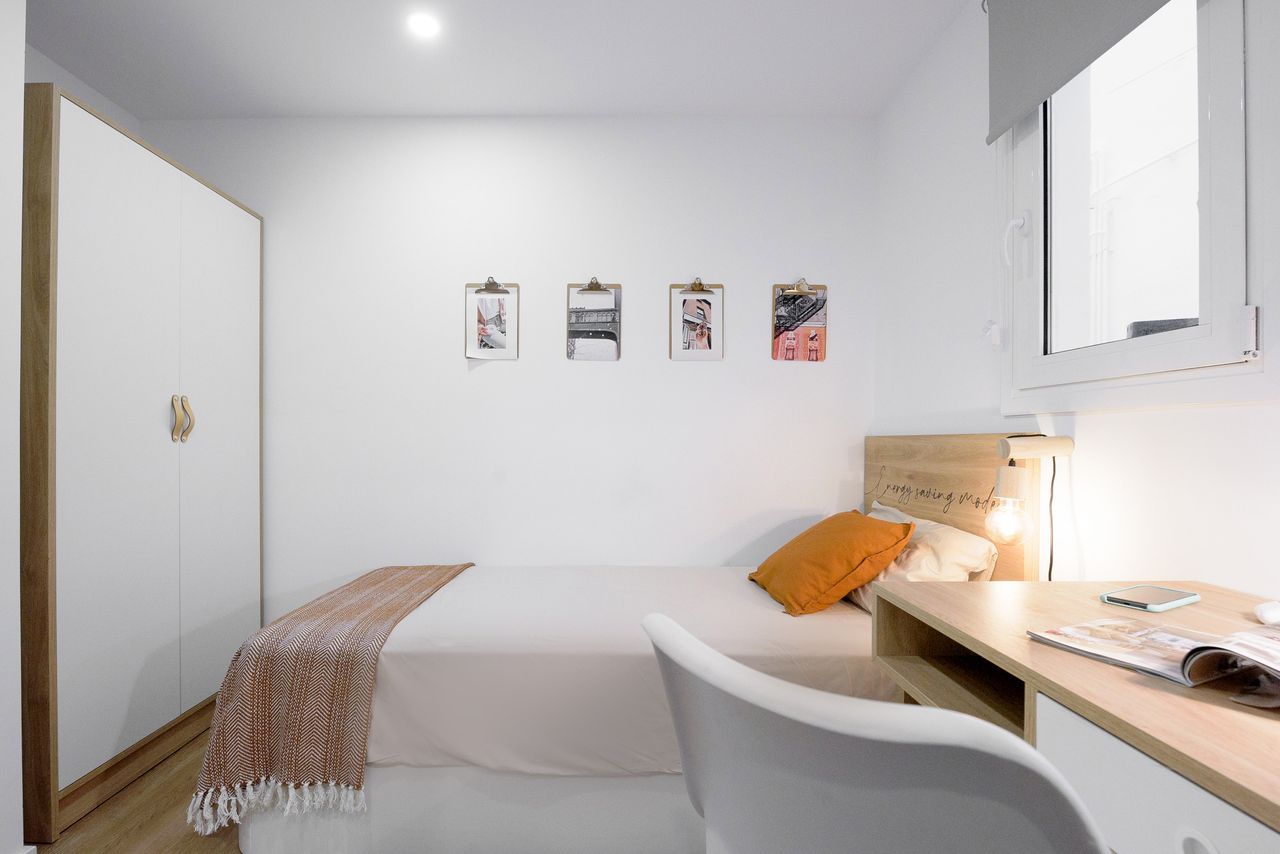 Napols 206 Individual estándar con baño privado 1