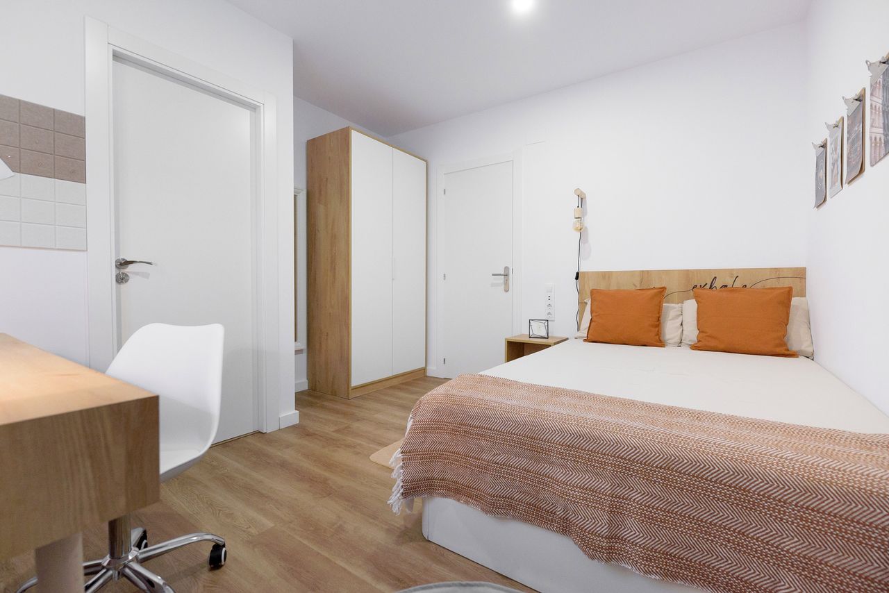 Napols 206 Individual superior con baño privado 3